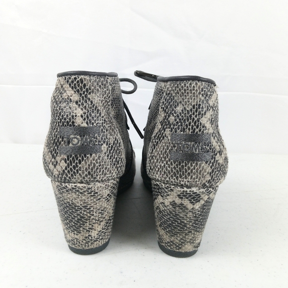Toms Kala Wedge Bootie Women Size 7.5 Gray Faux Snakeskin Lace Up Ankle Boots - Picture 6 of 10